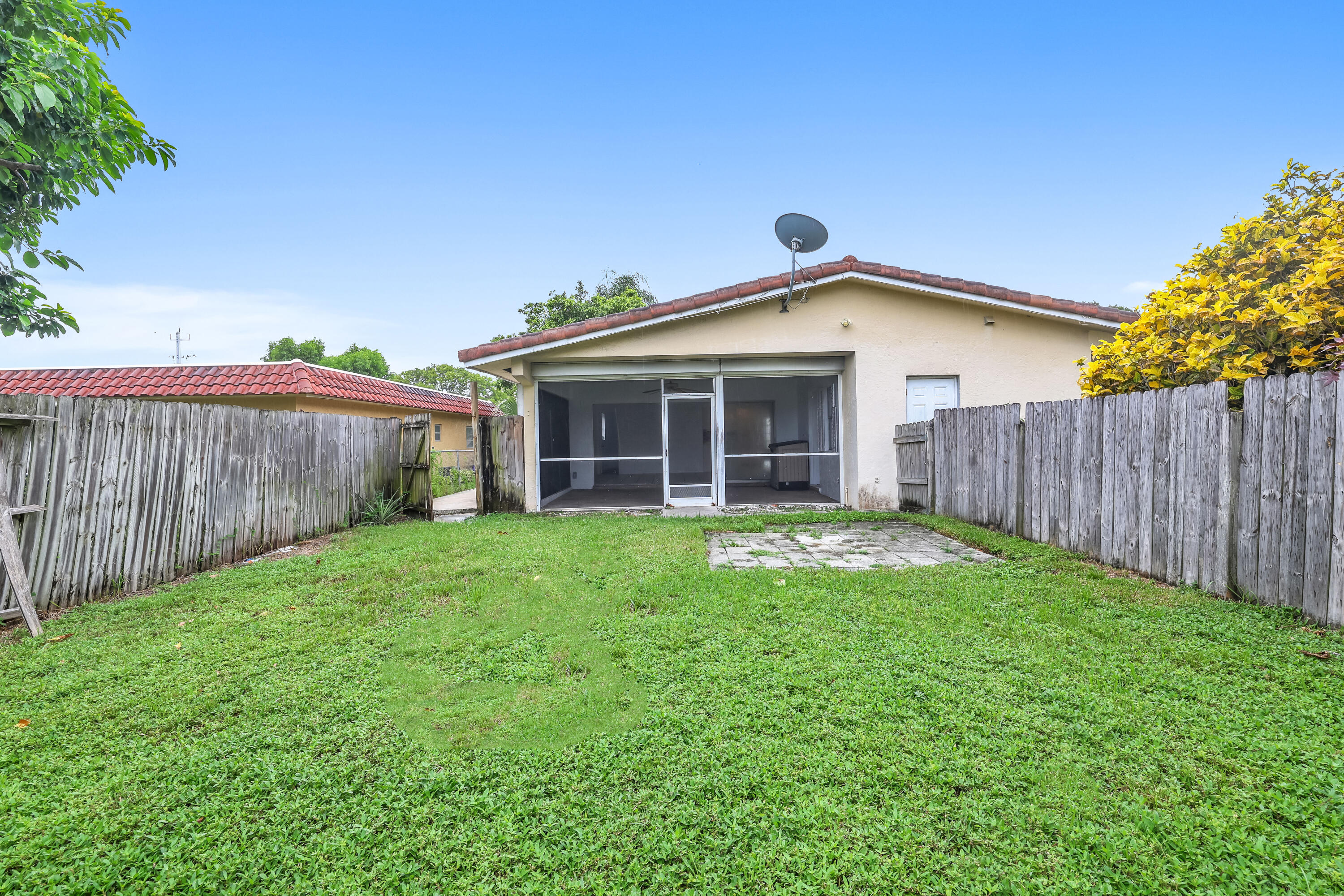 685 Ipswich Street Boca Raton, FL 33487 - Photo 25 of 46 681 Ipswich St - 29