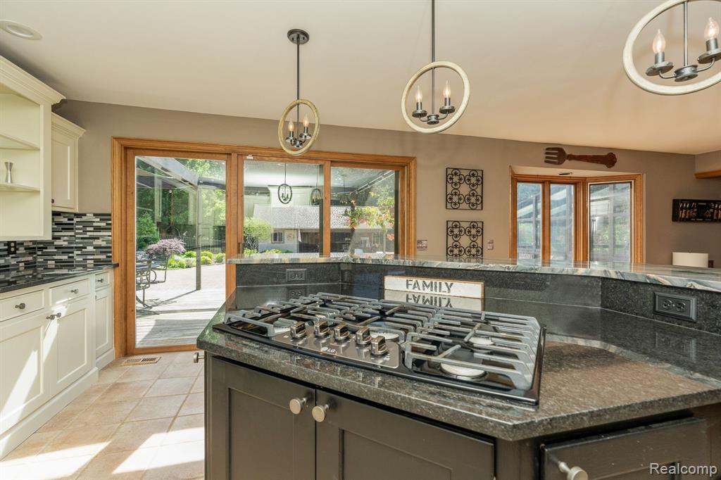 3965 Collins Road Oakland, MI 48363 - Photo 13 of 63