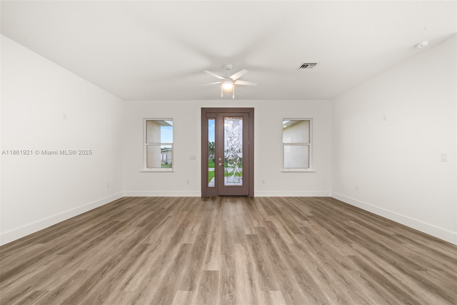 1457 Mitchell Drive Sebring, FL 33872 - Photo 2 of 48