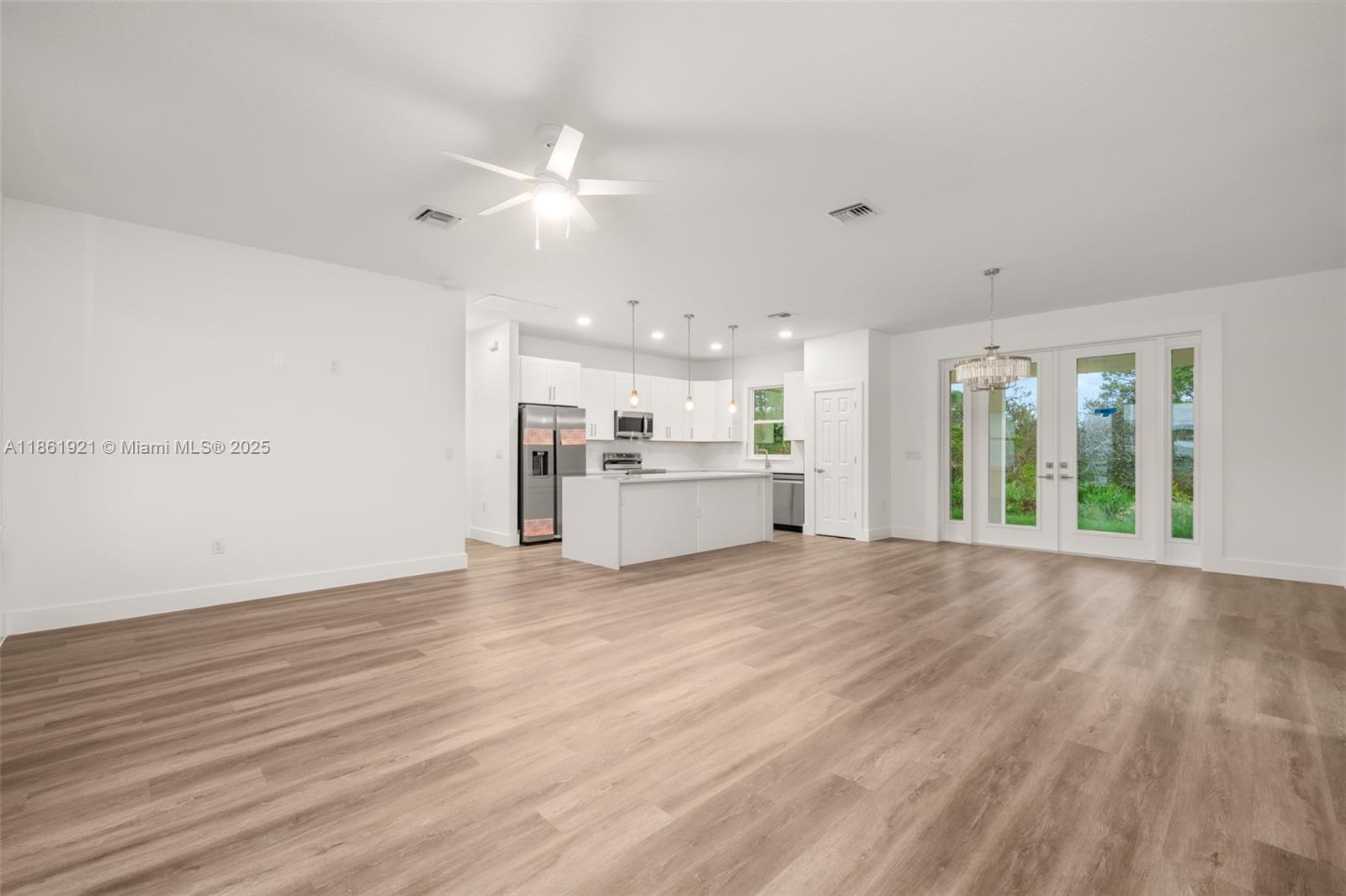 1457 Mitchell Drive Sebring, FL 33872 - Photo 3 of 48