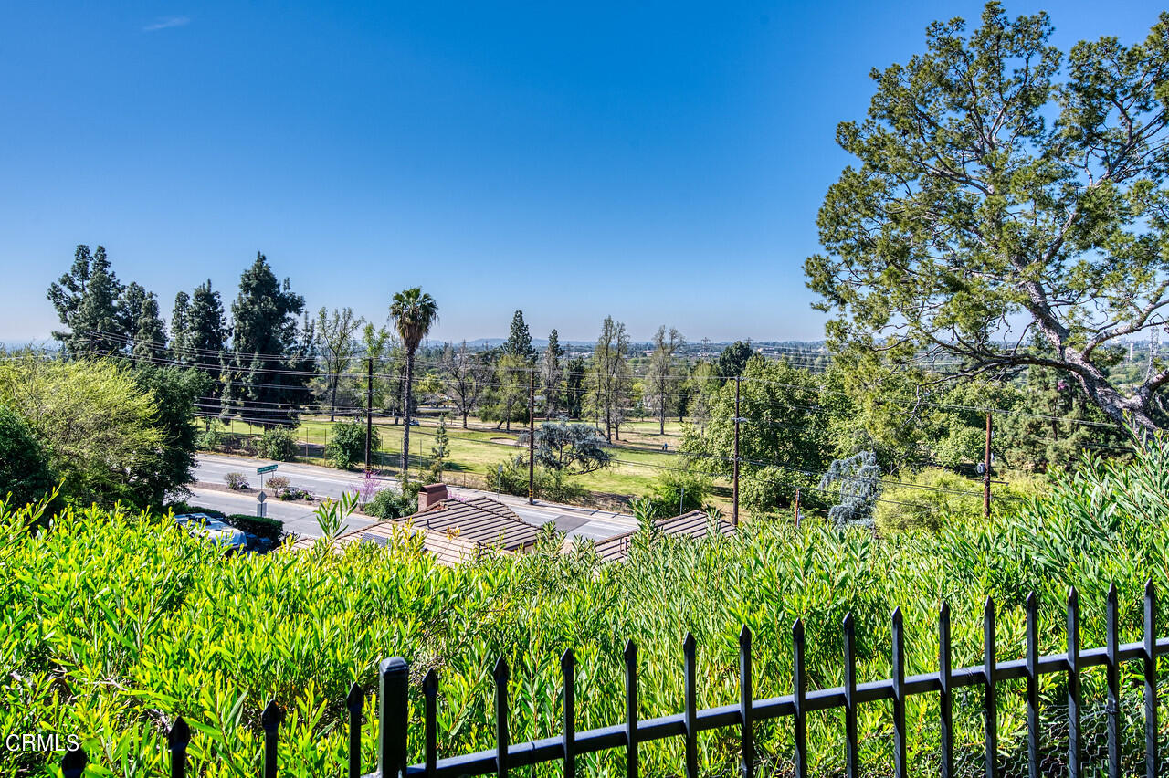 3320 Calvert Road Pasadena, CA 91107 - Photo 26 of 27 a view of a city with lush green forest