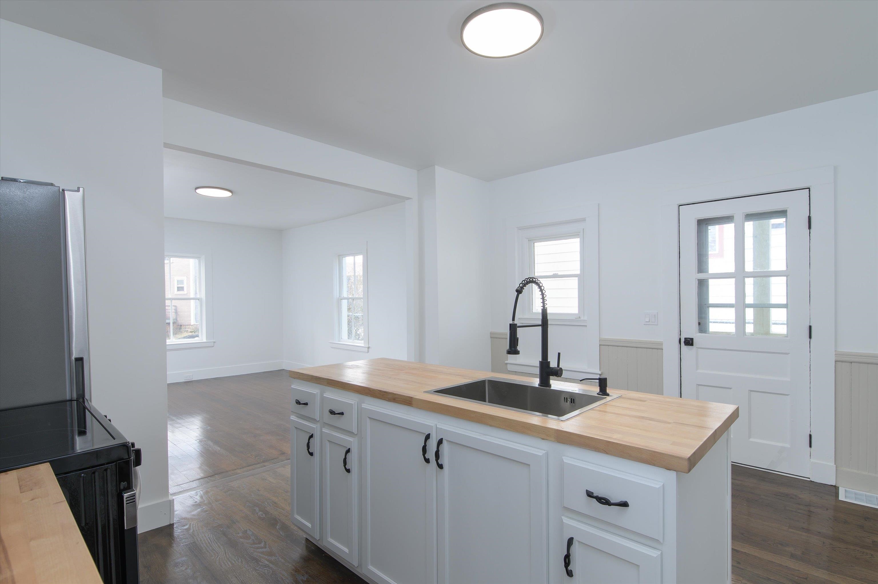 29 Hopkins Street Rutland, VT 05701 - Photo 6 of 45
