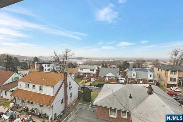 $1,950 | 570 Fairview Avenue, Unit 14, Fairview, NJ 07022