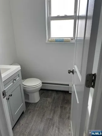 $1,950 | 570 Fairview Avenue, Unit 14, Fairview, NJ 07022