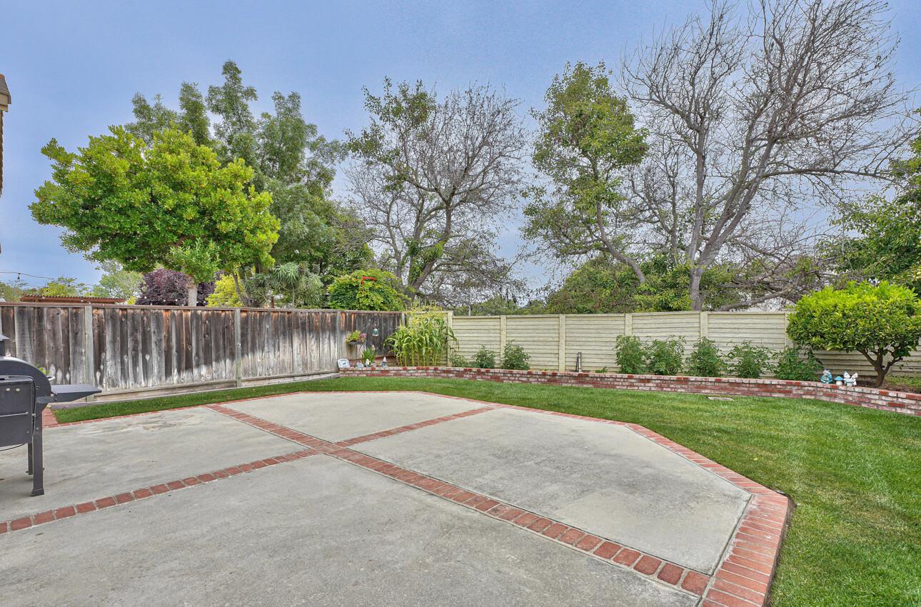 18067 Stonehaven Salinas, CA 93908 - Photo 31 of 33 a garden with trees in front of it
