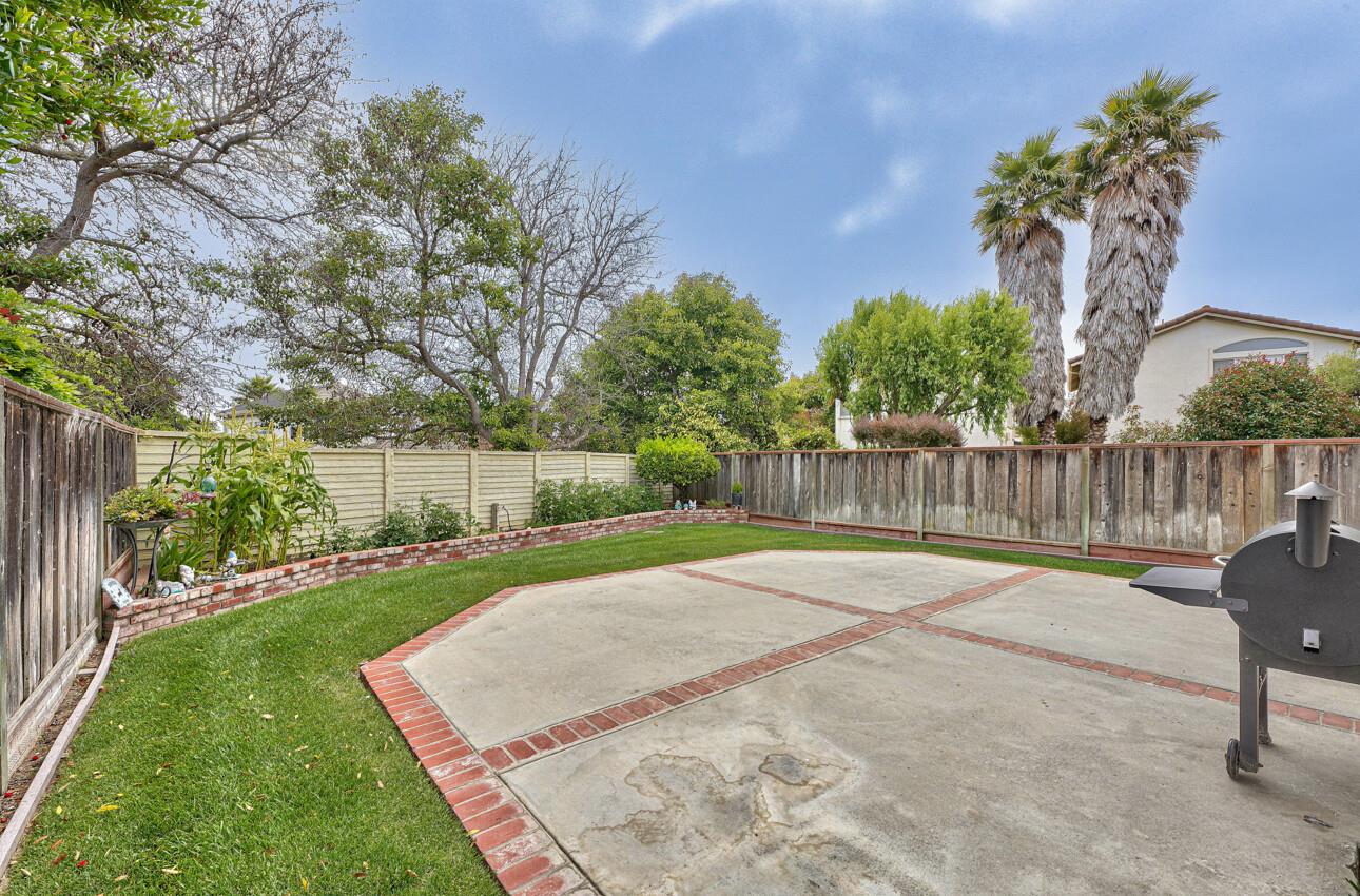 18067 Stonehaven Salinas, CA 93908 - Photo 32 of 33 a view of a backyard with wooden fence