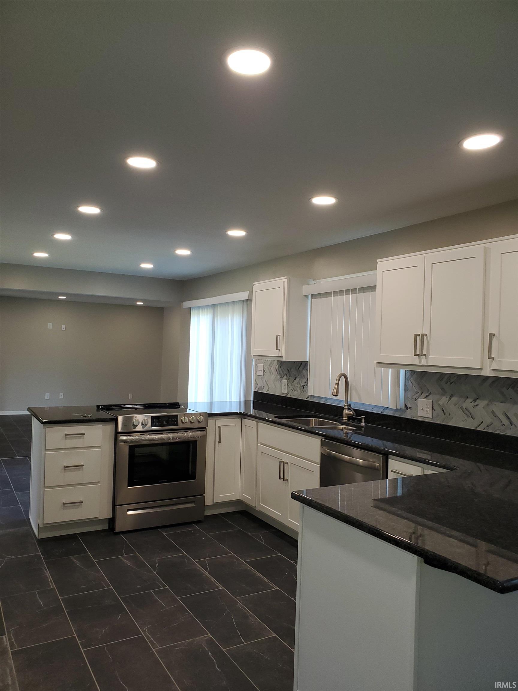 3728 North Washington Road Fort Wayne, IN 46802 - Photo 4 of 25