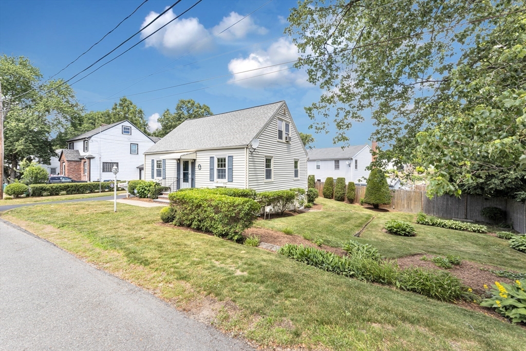 36 Bonad Road Boston, MA 02132 - Photo 21 of 24