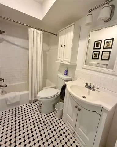 $2,295 | 5454 Saddlebrook Way, Unit 3, Wesley Chapel, FL 33543