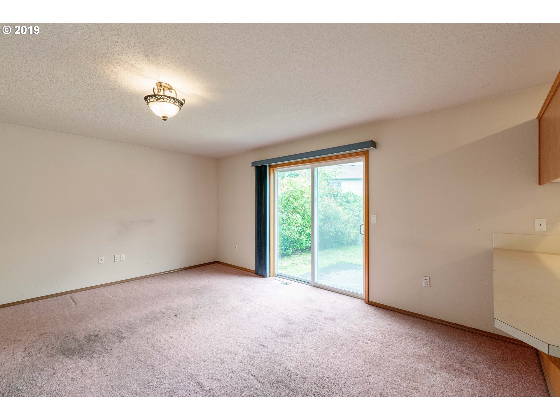 2045 Northeast Gertz Road Portland, OR 97211 - Photo 9 of 18 Gallery Image 9