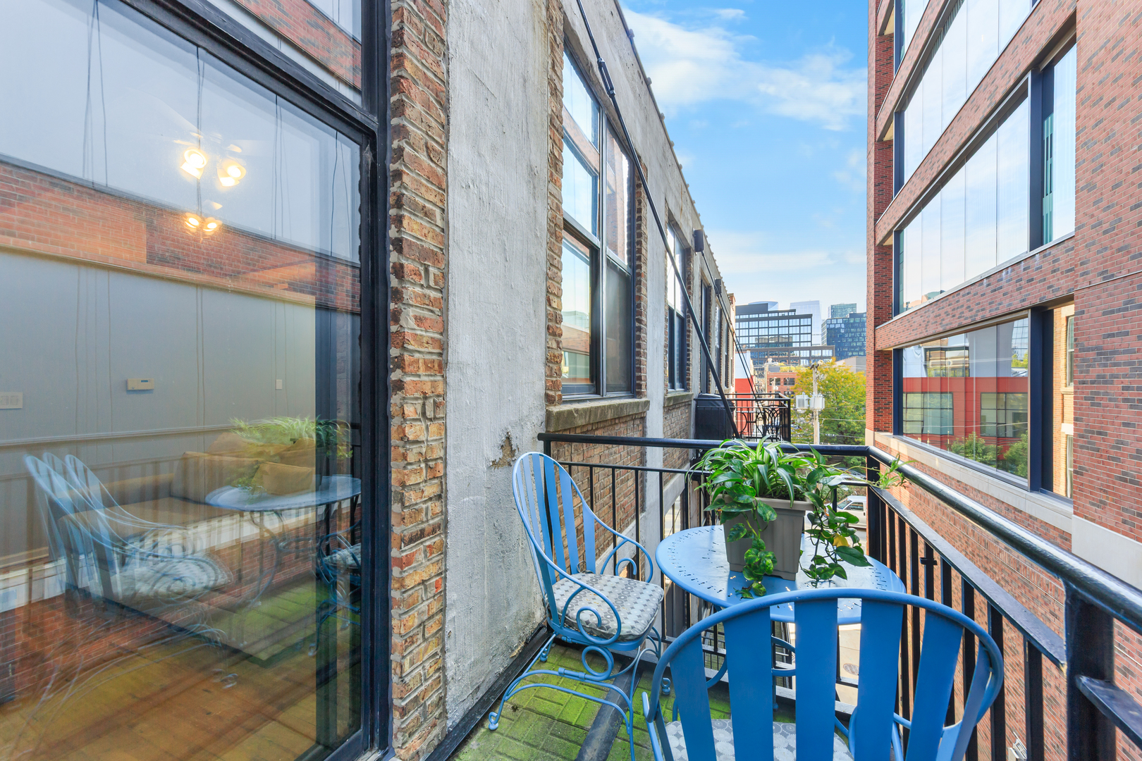 215 North Aberdeen Street, Unit 403A Chicago, IL 60607 - Photo 4 of 22