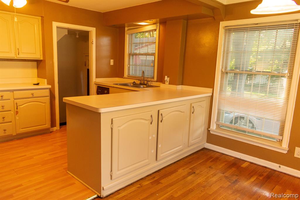 34950 Van Born Road Wayne, MI 48184 - Photo 10 of 26 Gallery Image 10