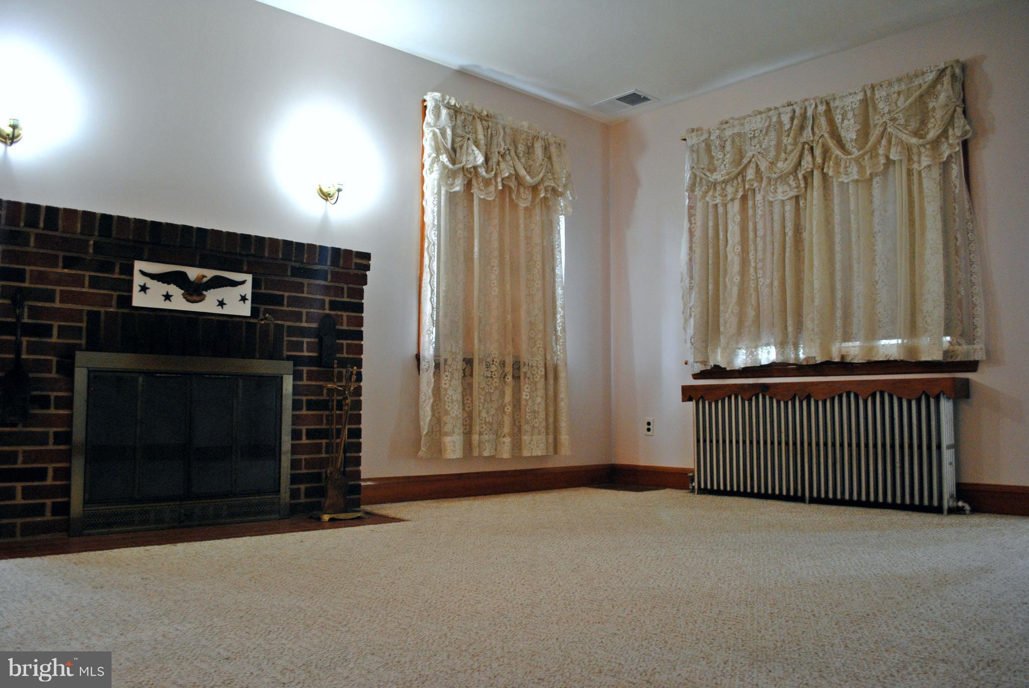 1657 Old Manchester Road Westminster, MD 21157 - Photo 14 of 30 Living Room