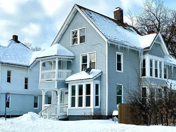 $2,200 | 184 King Street, Unit 2, Springfield, MA 01109