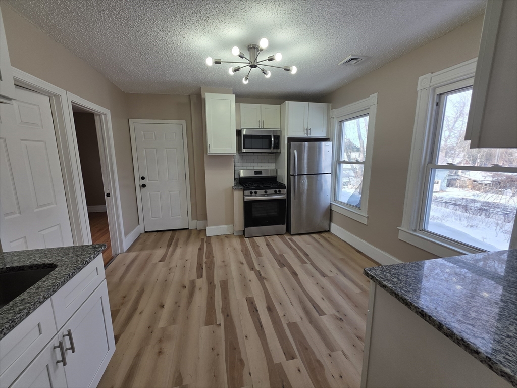 184 King Street, Unit 2 Springfield, MA 01109 - Photo 3 of 18