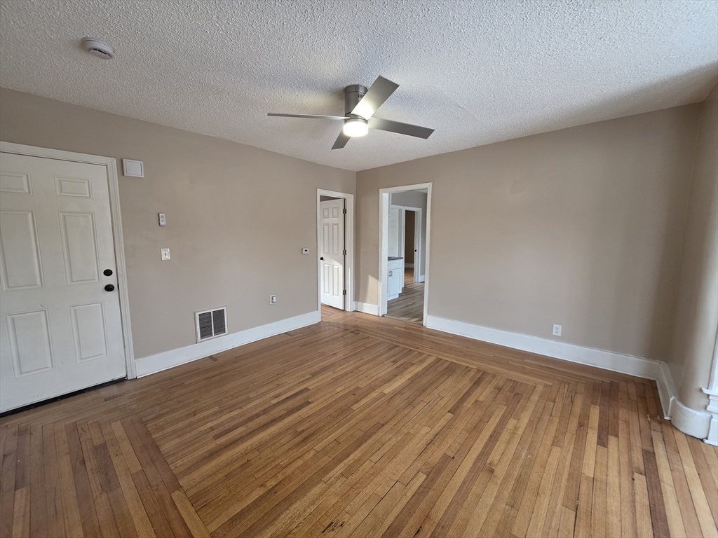 184 King Street, Unit 2 Springfield, MA 01109 - Photo 7 of 18