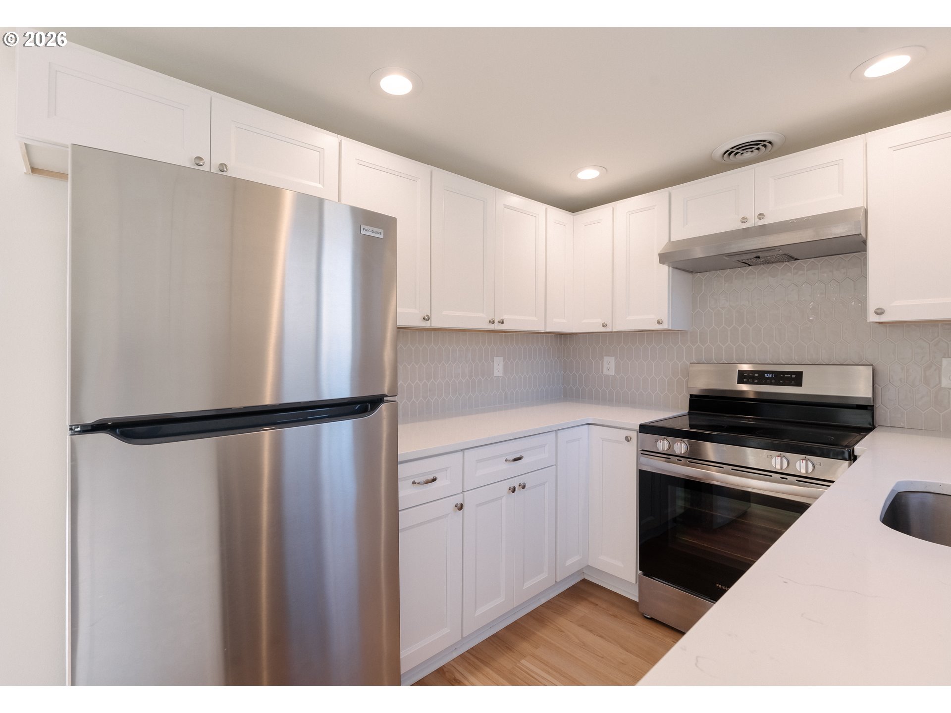 4815 Southwest Dickinson Street Portland, OR 97219 - Photo 17 of 27