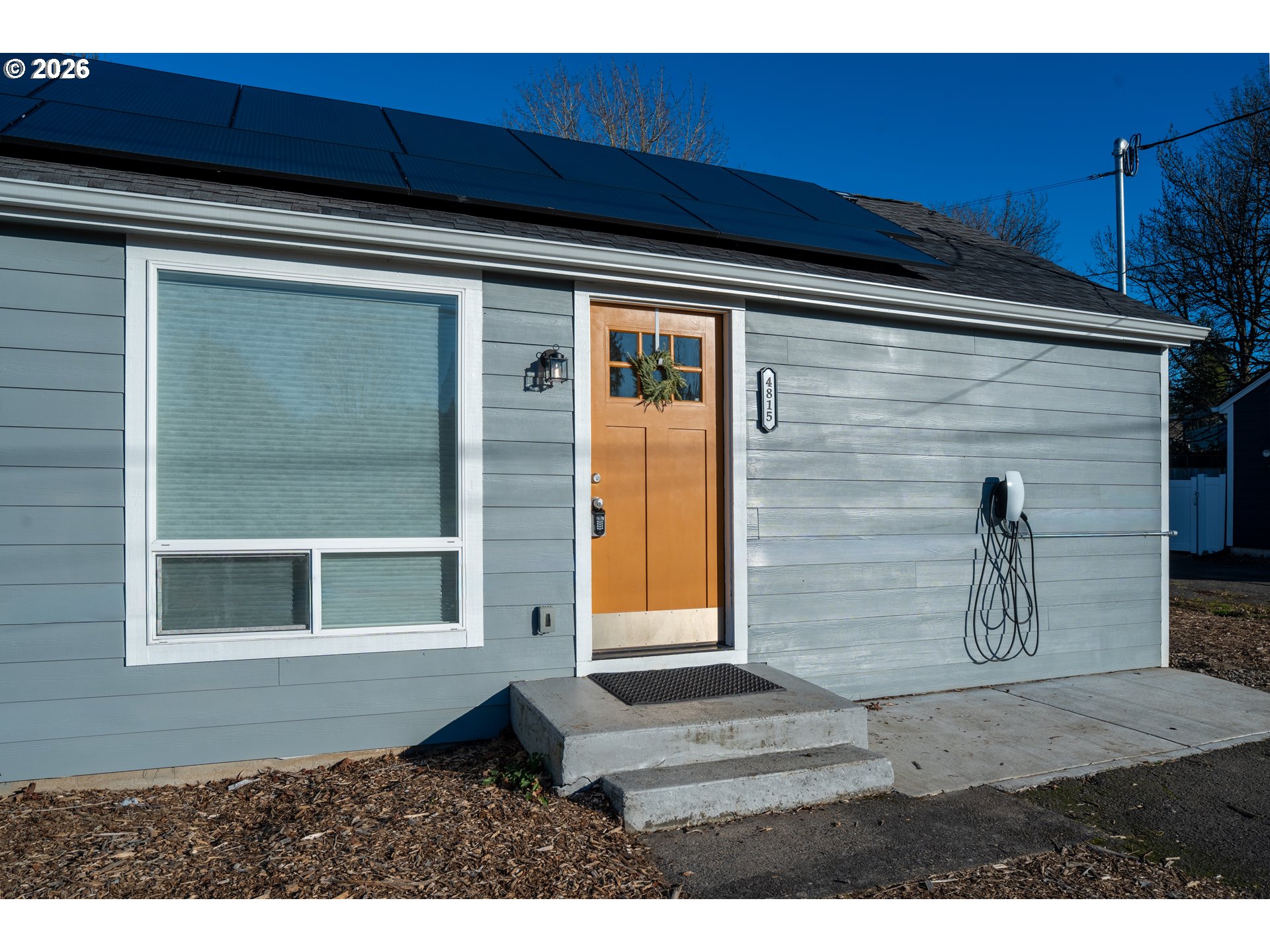 4815 Southwest Dickinson Street Portland, OR 97219 - Photo 2 of 27