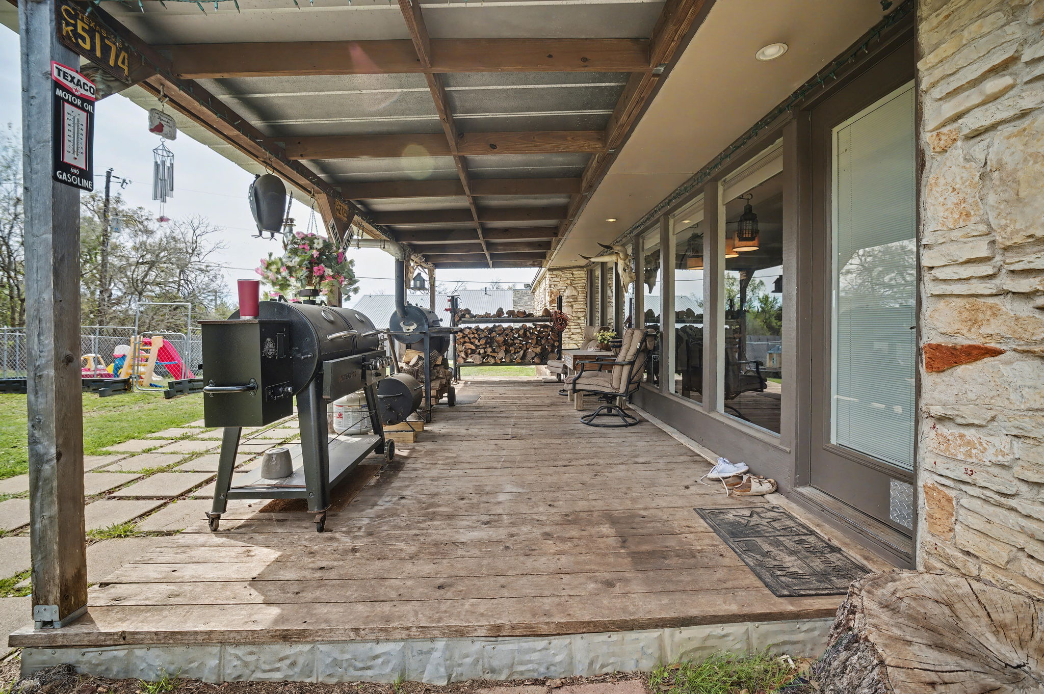 103 Oak Ridge Circle Georgetown, TX 78628 - Photo 5 of 22 Wooden terrace with a grill