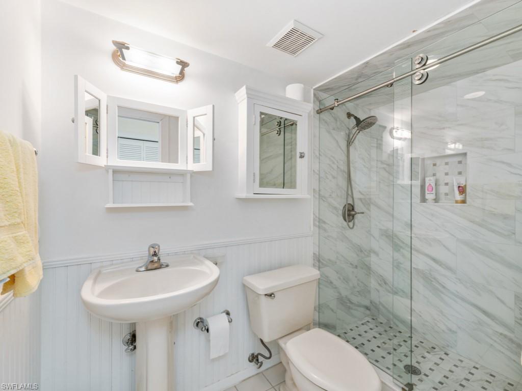 640 2nd Street South, Unit 2 Naples, FL 34102 - Photo 18 of 24 Upstairs guest bath