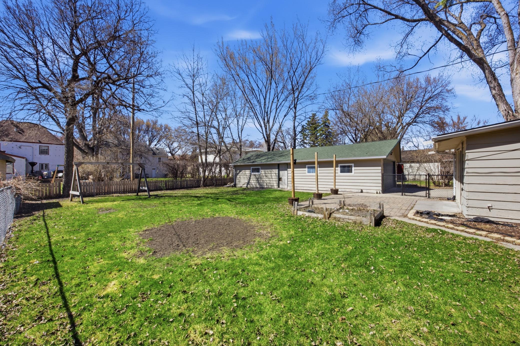 1306 5th Street North Fargo, ND 58102 - Photo 5 of 46