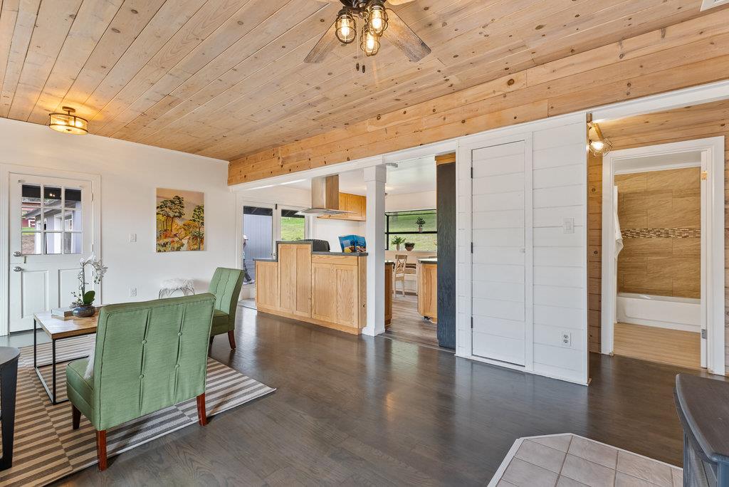 98 Paddon Road Watsonville, CA 95076 - Photo 7 of 28 a living room with furniture