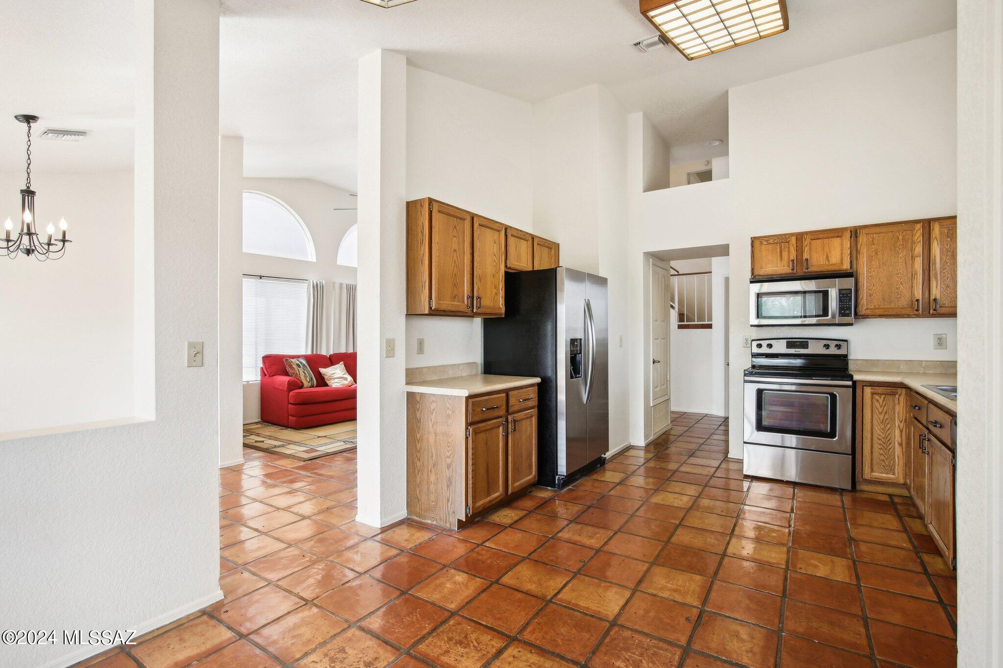 4649 West Lessing Lane Tucson, AZ 85742 - Photo 8 of 49