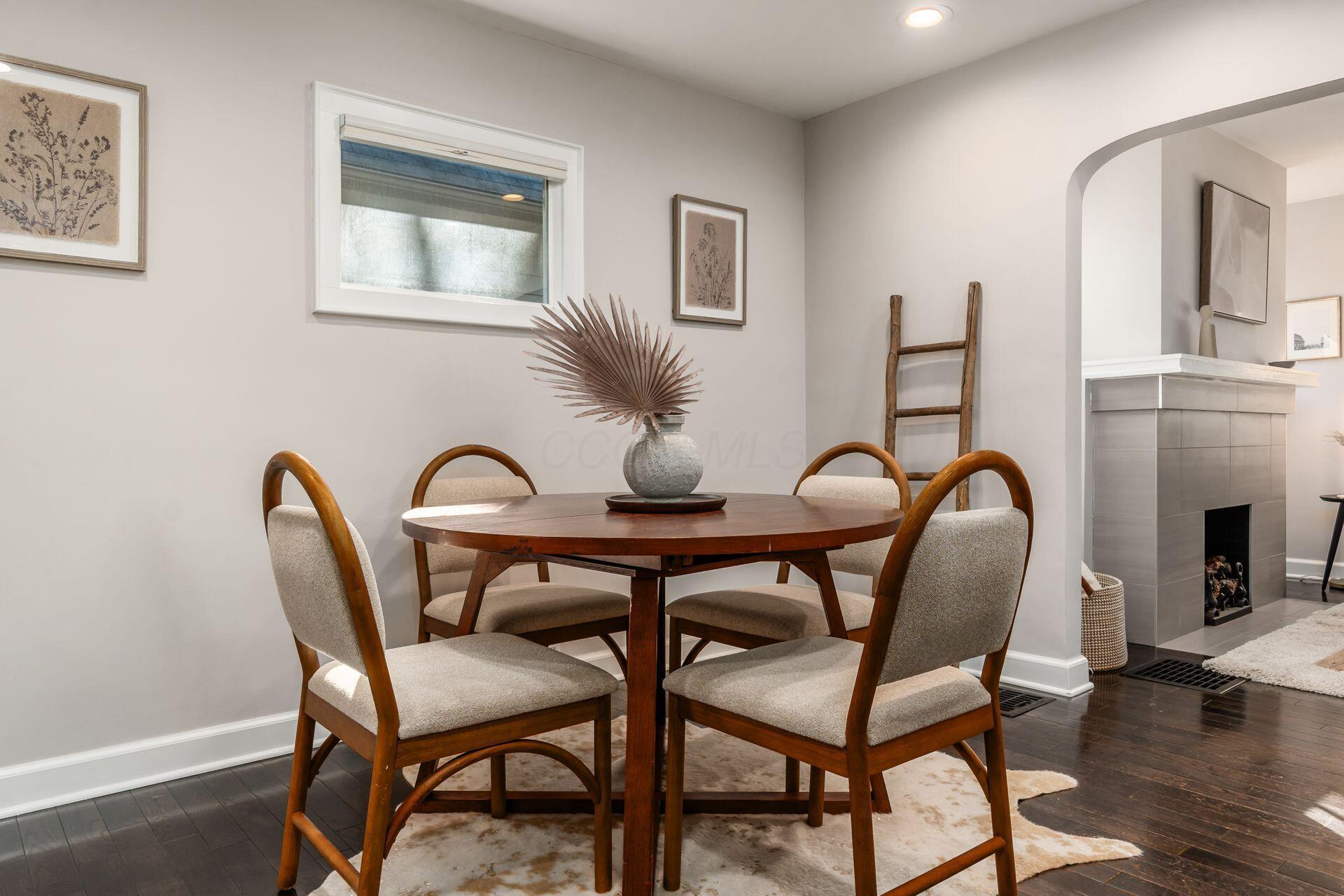 992 Palmer Road Columbus, OH 43212 - Photo 8 of 34 Dining Area
