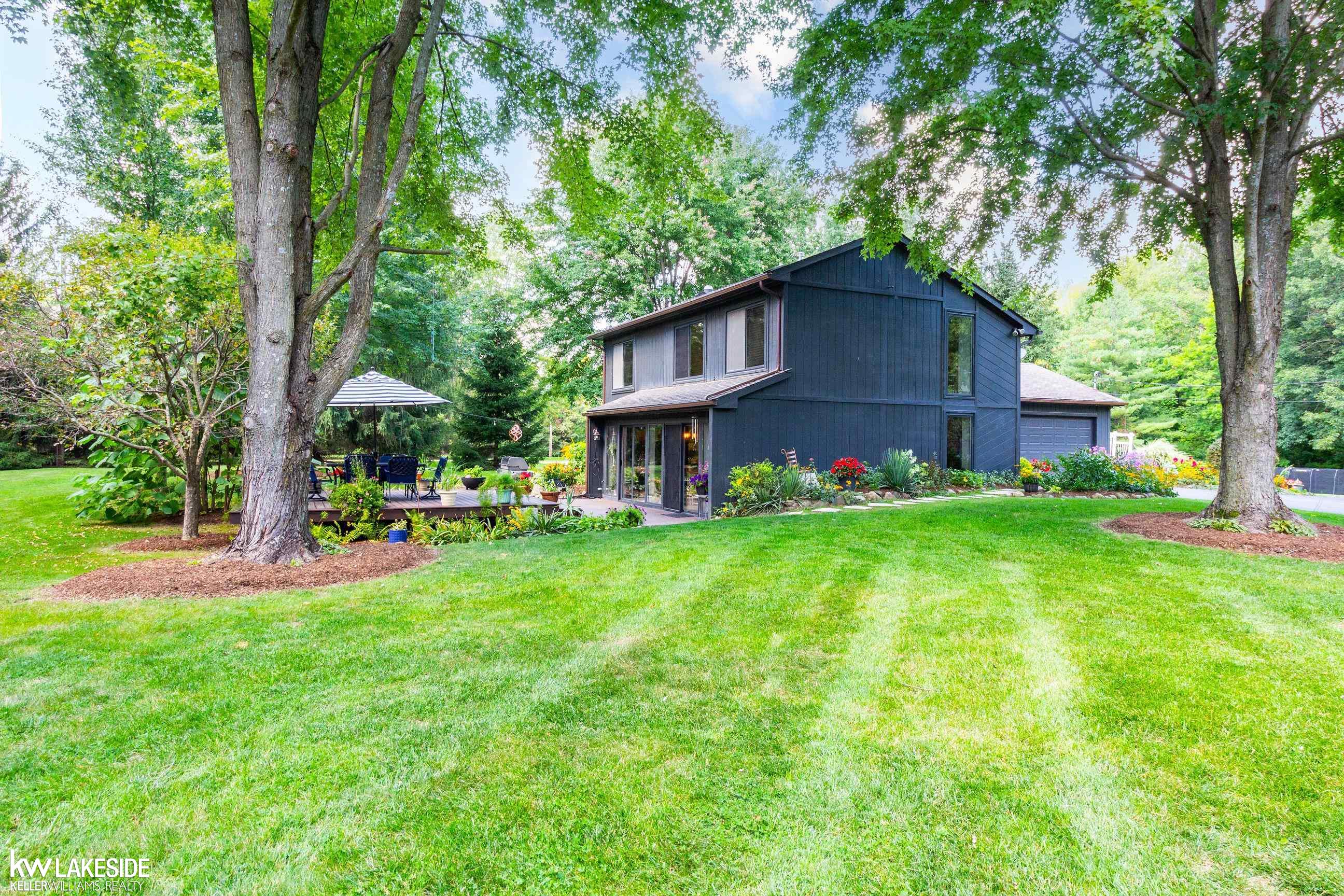845 East Leonard Road Leonard, MI 48367 - Photo 3 of 61 50121218-2.JPG