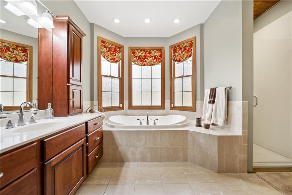 528 Hahn Road Canonsburg, PA 15317 - Photo 12 of 25 Gallery Image 12