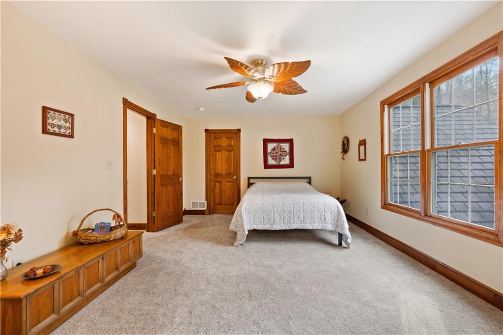 528 Hahn Road Canonsburg, PA 15317 - Photo 13 of 25 Gallery Image 13