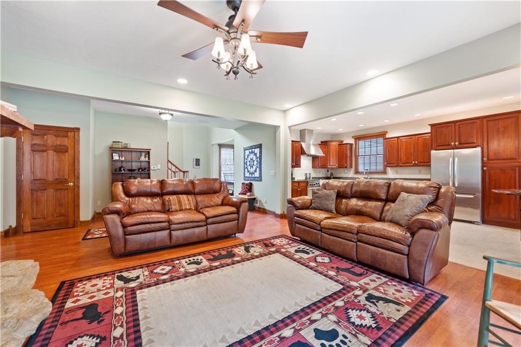 528 Hahn Road Canonsburg, PA 15317 - Photo 5 of 25 Gallery Image 5