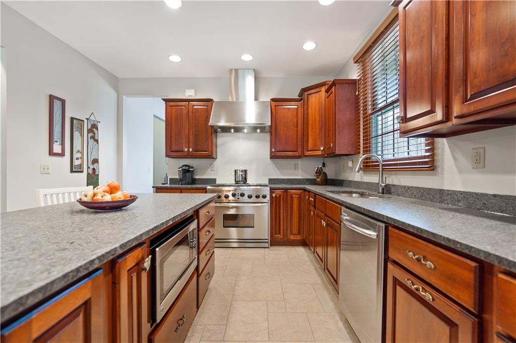528 Hahn Road Canonsburg, PA 15317 - Photo 7 of 25 Gallery Image 7