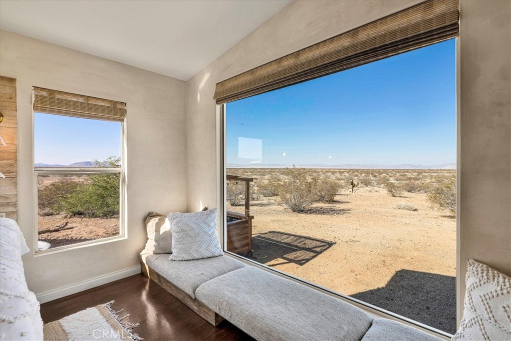 60707 Sonora Road Joshua Tree, CA 92252 - Photo 28 of 48 a view of a living room and a window