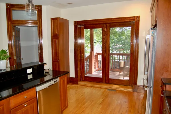 $6,000 | 16 Kent Square, Unit 1, Brookline, MA 02446