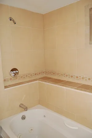 $6,000 | 16 Kent Square, Unit 1, Brookline, MA 02446