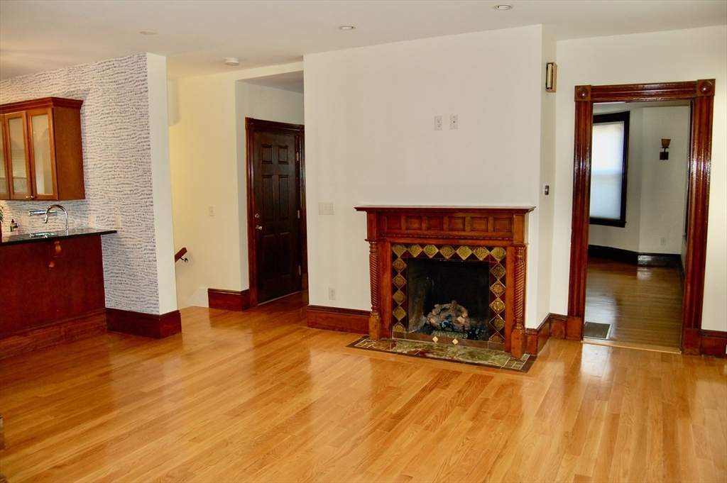 16 Kent Square, Unit 1 Brookline, MA 02446 - Photo 3 of 25