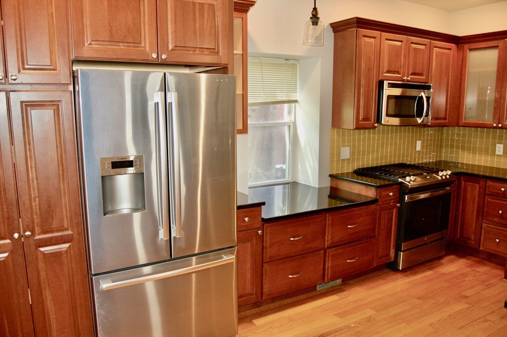 16 Kent Square, Unit 1 Brookline, MA 02446 - Photo 5 of 25