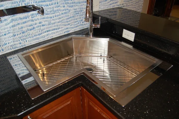 $6,000 | 16 Kent Square, Unit 1, Brookline, MA 02446