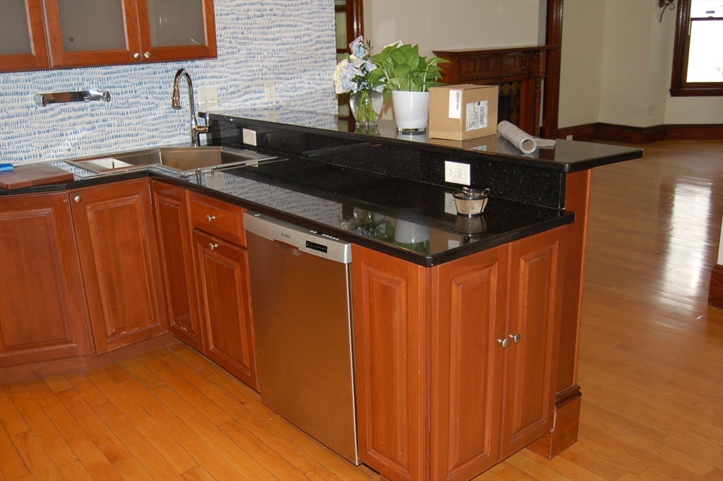 16 Kent Square, Unit 1 Brookline, MA 02446 - Photo 8 of 25