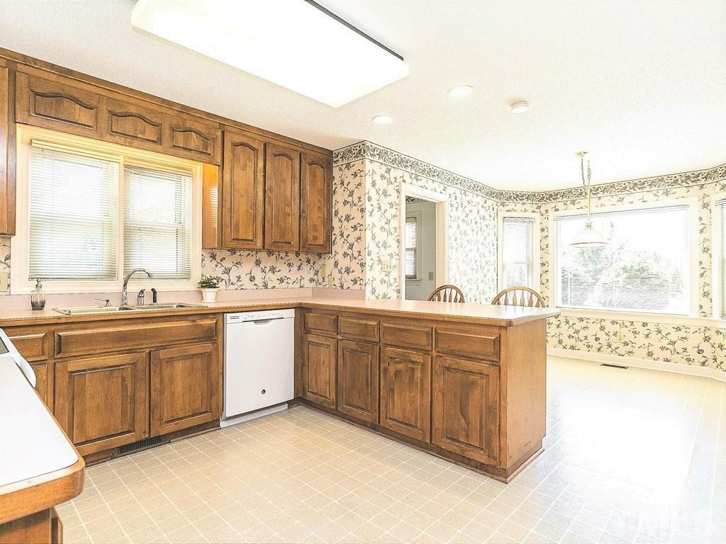 5008 Ten-Ten Road Apex, NC 27539 - Photo 5 of 25 Gallery Image 5