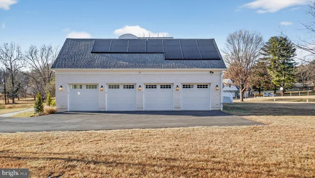 $3,399,990 | 10525 Tanager Lane, Potomac, MD 20854