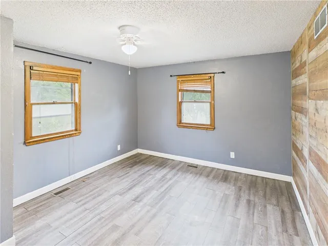 $215,000 | 300 East Mason Street, La Monte, MO 65337