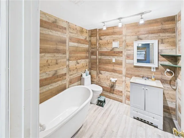 $215,000 | 300 East Mason Street, La Monte, MO 65337