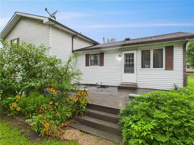 $215,000 | 300 East Mason Street, La Monte, MO 65337