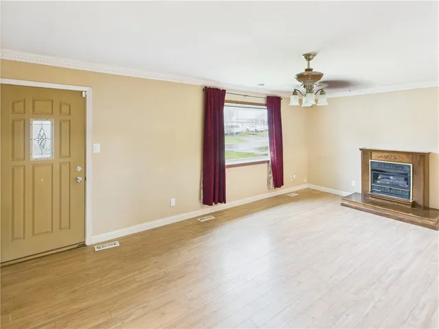 $215,000 | 300 East Mason Street, La Monte, MO 65337