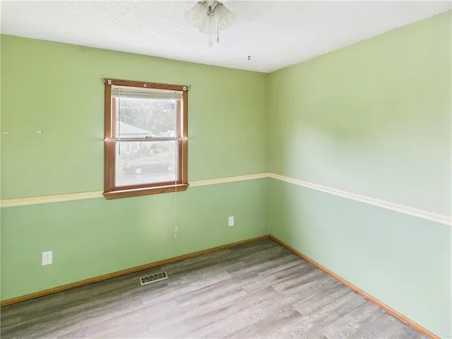 $215,000 | 300 East Mason Street, La Monte, MO 65337