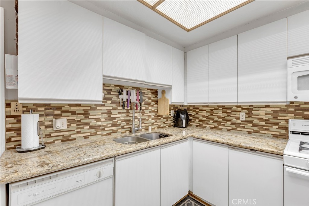 10511 Ashton Avenue, Unit 101 Los Angeles, CA 90024 - Photo 15 of 30