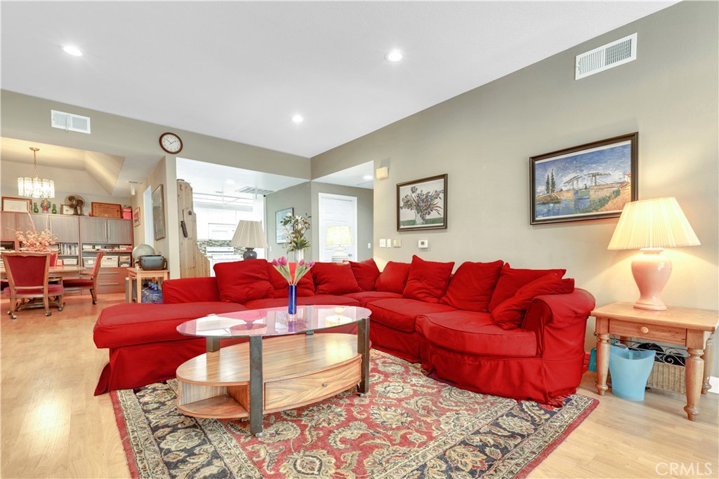 10511 Ashton Avenue, Unit 101 Los Angeles, CA 90024 - Photo 4 of 30