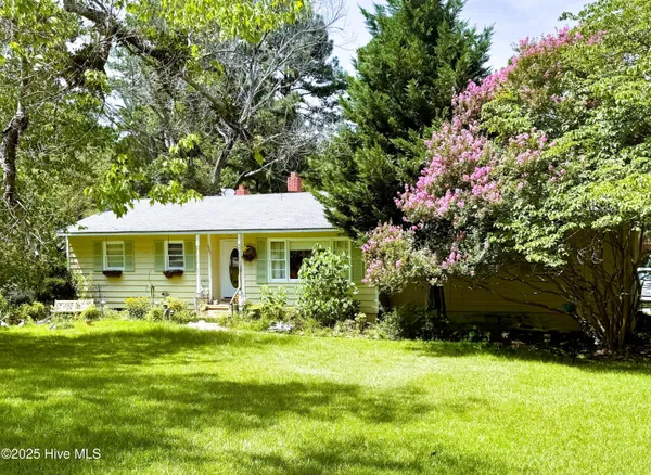$395,000 | 320 Aiken Road, Southern Pines, NC 28387